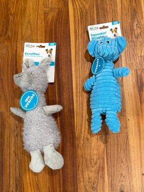 NWT! 2 Outward Hound Sound Squeaky Dog Toys